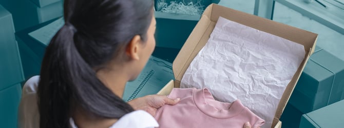 Asendia_end-user_woman_Parcels-2_AFB (1)